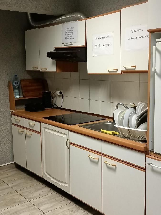Pokoje Pod Swierkiem Swarzędz Eksteriør billede