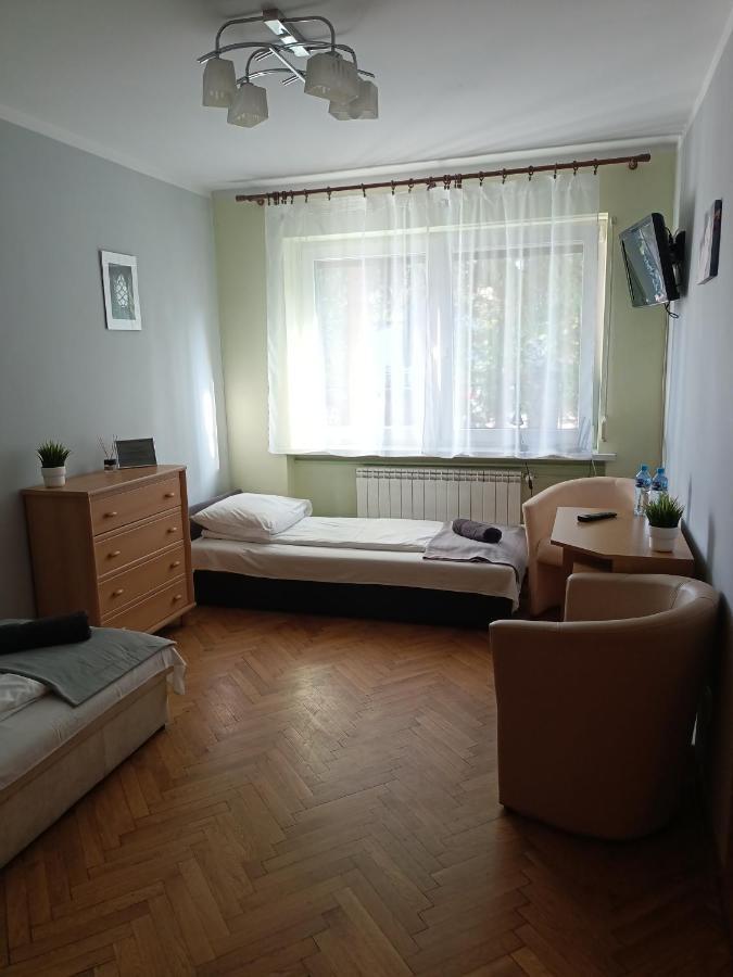 Pokoje Pod Swierkiem Swarzędz Eksteriør billede